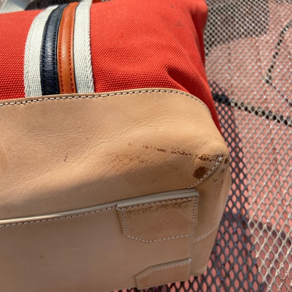 Coach Bleecker legacy Tote. - Picture 6 of 16